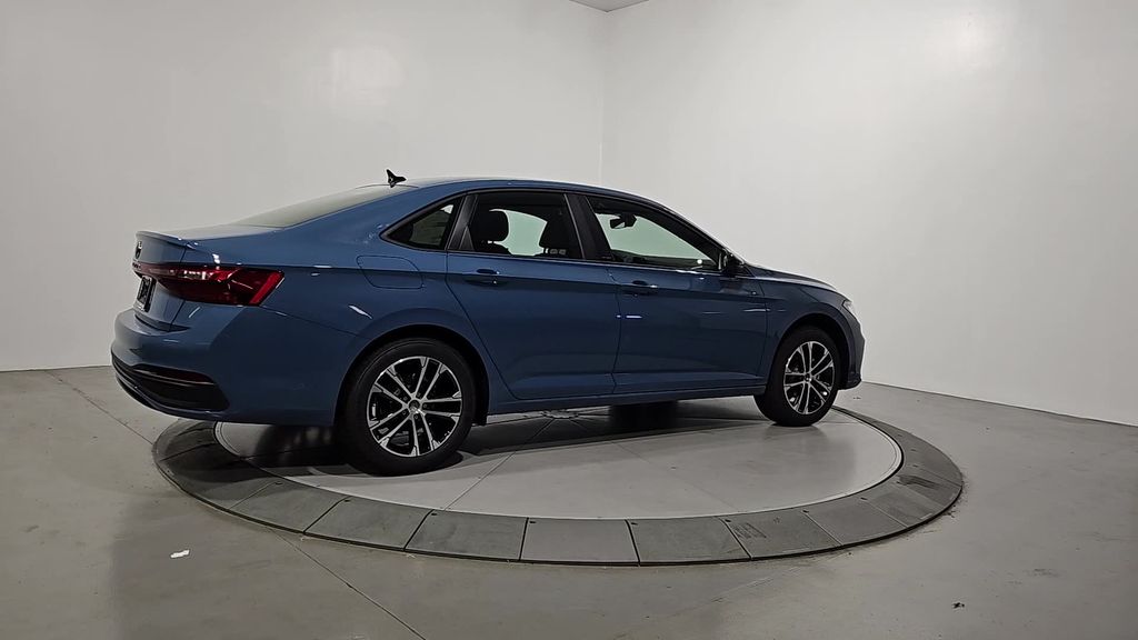 2025 Volkswagen Jetta 1.5T Sport photo 5