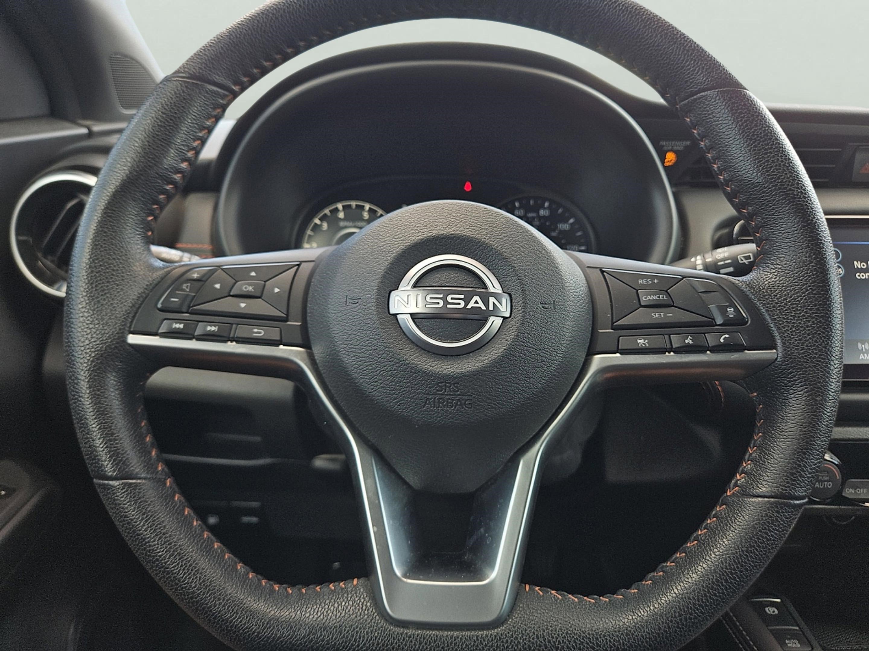 2023 Nissan Kicks SR photo 17