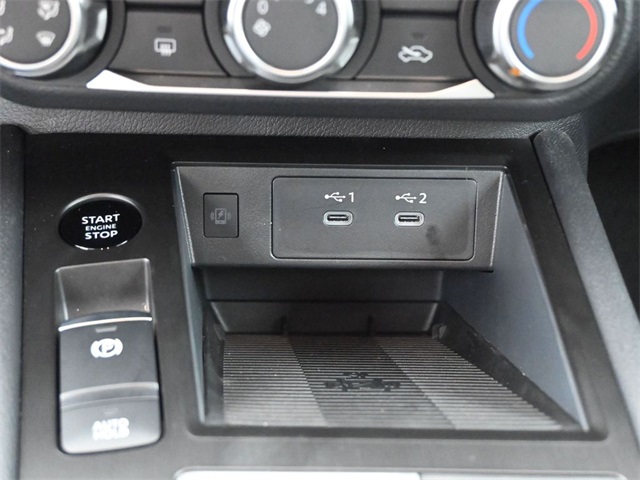 2025 Nissan Kicks SV photo 4