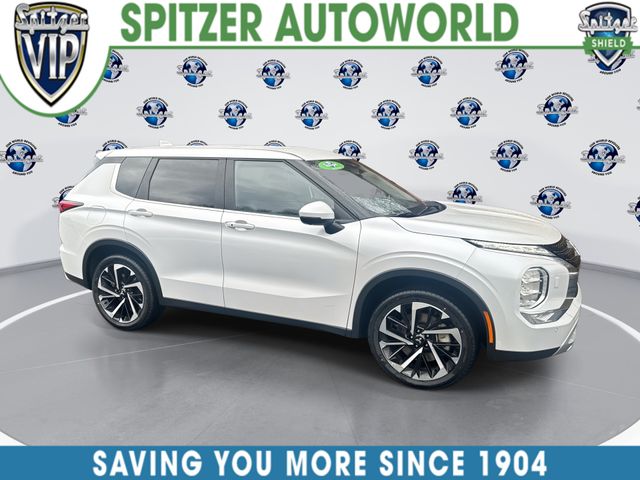 2024 Mitsubishi Outlander SE's photo