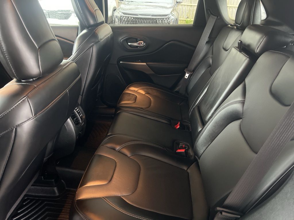 2022 Jeep Cherokee Latitude Lux photo 9