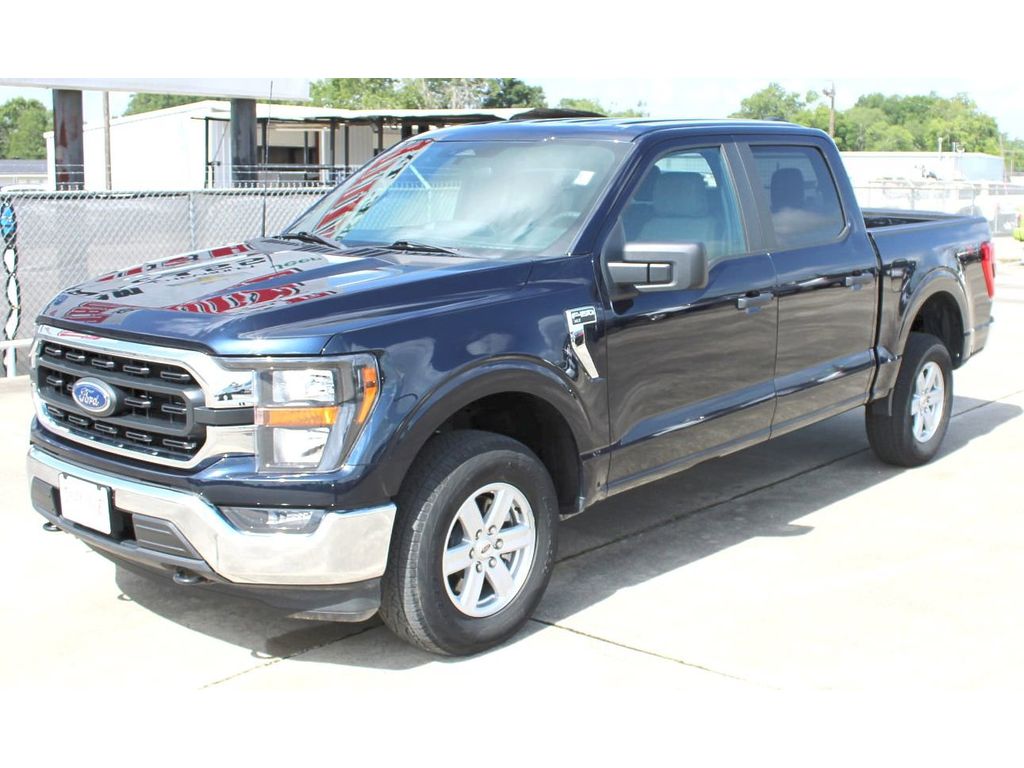 2023 Ford F-150 XLT photo 2