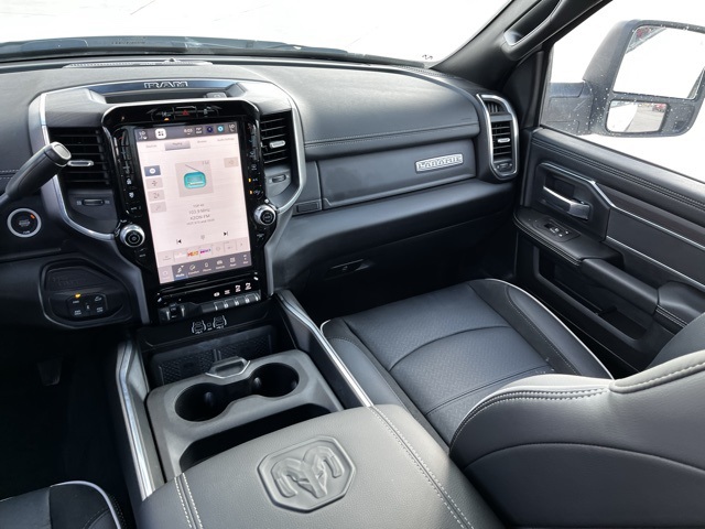 2025 Ram 2500 Laramie photo 11