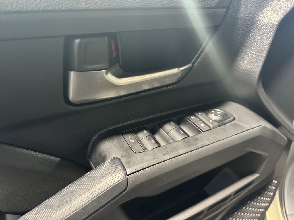 2025 Toyota Tacoma photo 24