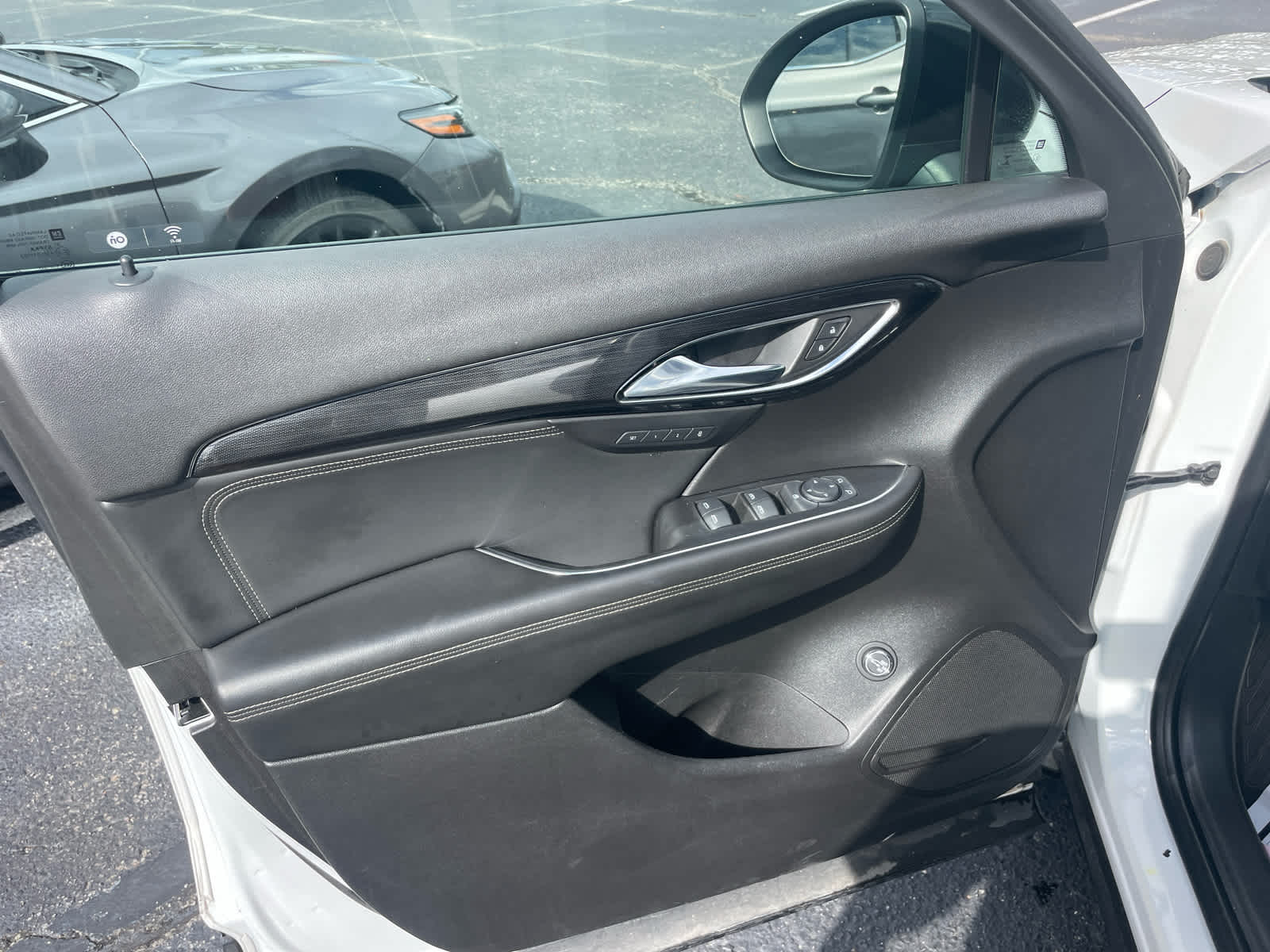 2023 Buick Envision Essence photo 14