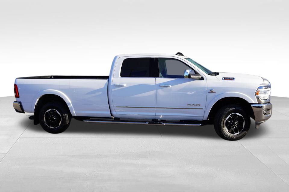 2022 Ram 3500 Laramie photo 4