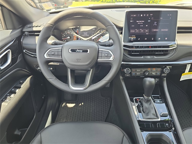 2025 Jeep Compass Latitude photo 9