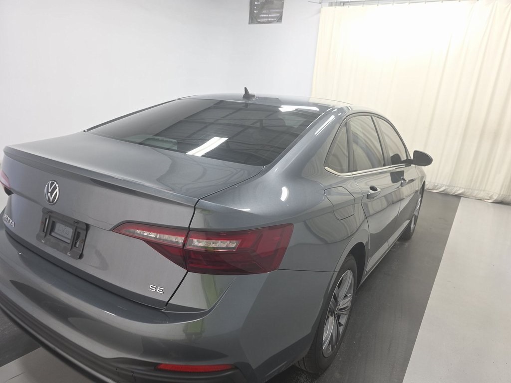 2022 Volkswagen Jetta 1.5T SE photo 2