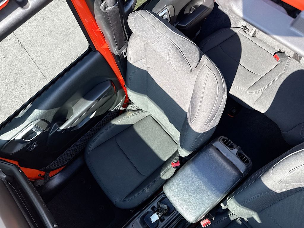 2020 Jeep Wrangler Sport S photo 20
