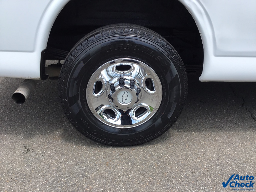 2017 Chevrolet Express 3500 Work Van photo 16