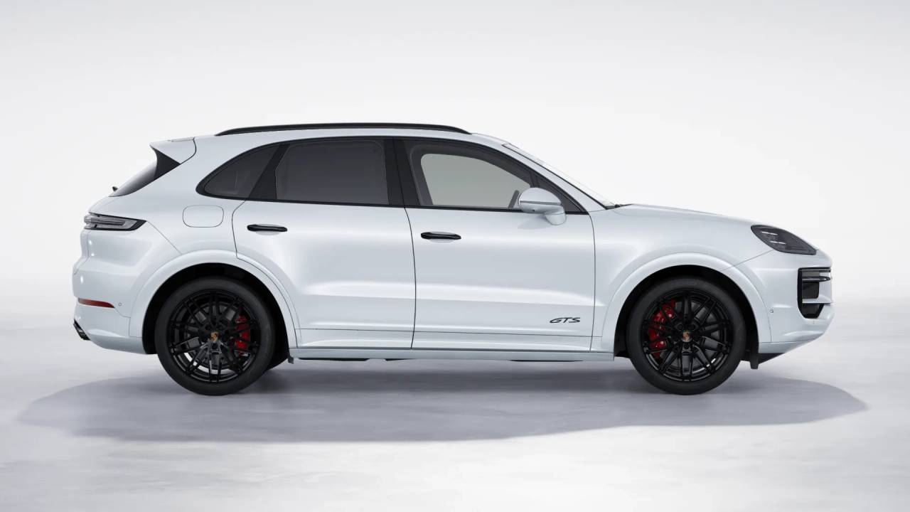 2026 Porsche Cayenne GTS photo 7