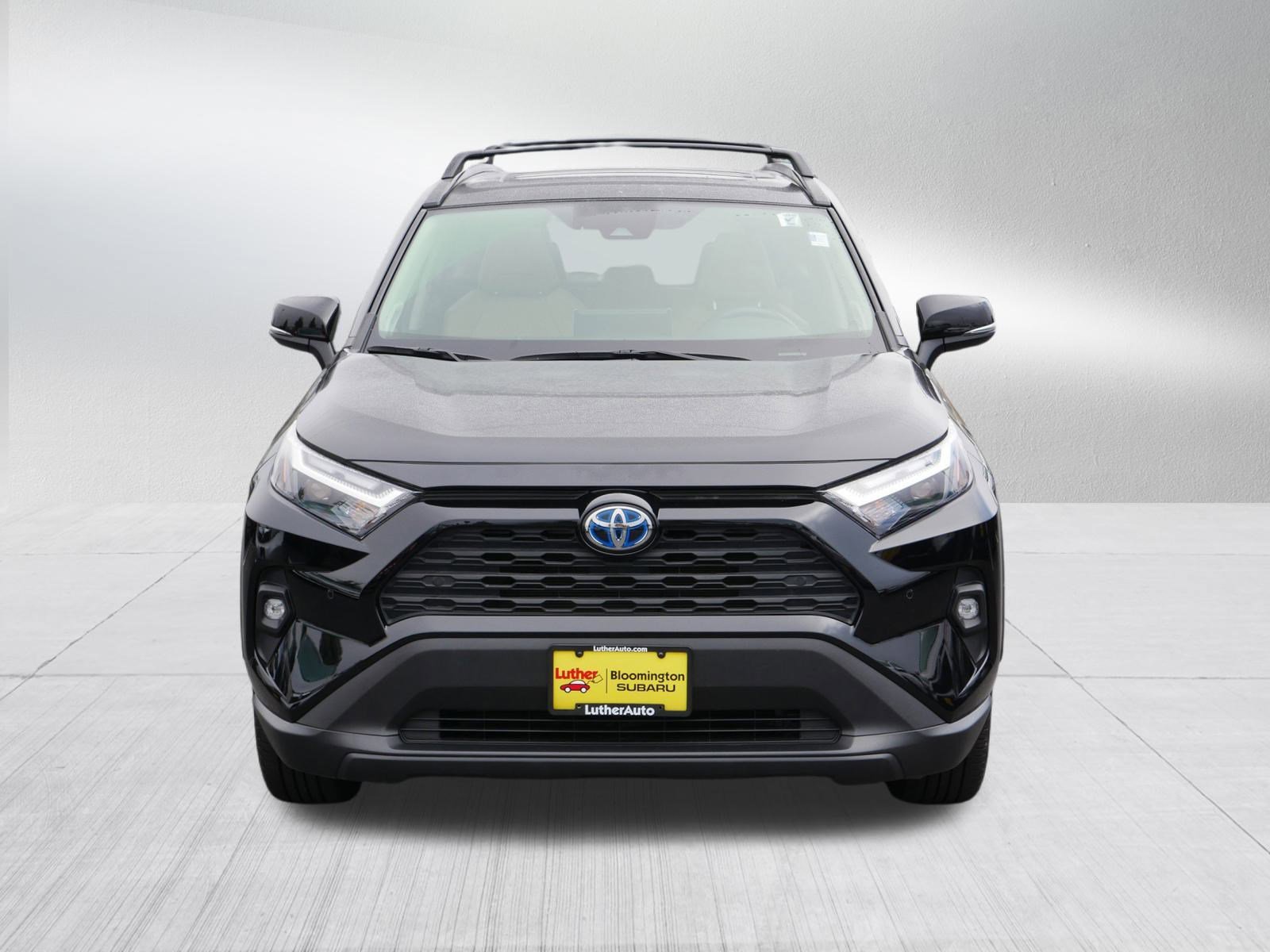 2022 Toyota RAV4 Hybrid XLE Premium photo 2