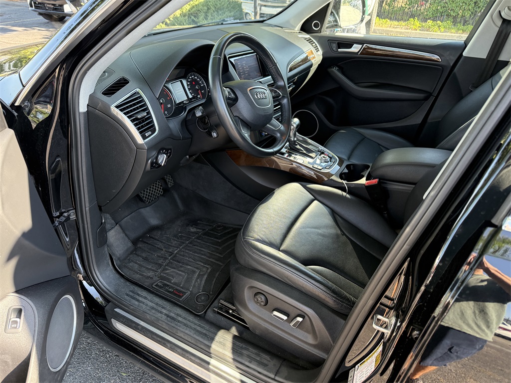 2017 Audi Q5 2.0T Premium Plus photo 2
