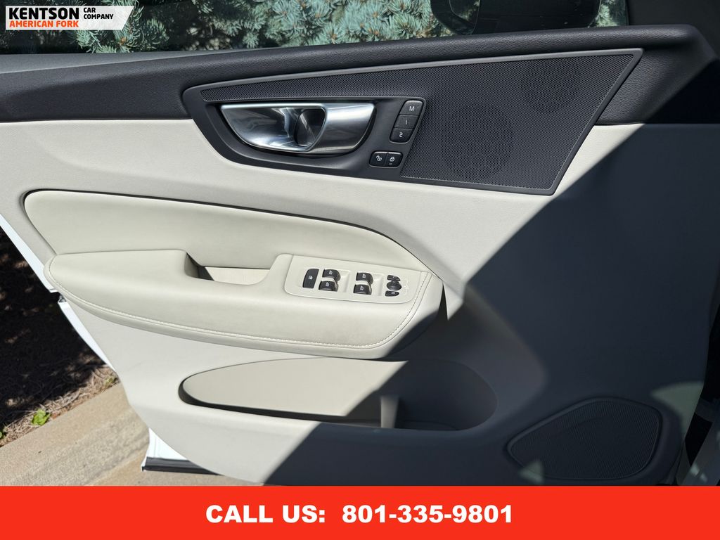 2024 Volvo XC60 Core photo 19