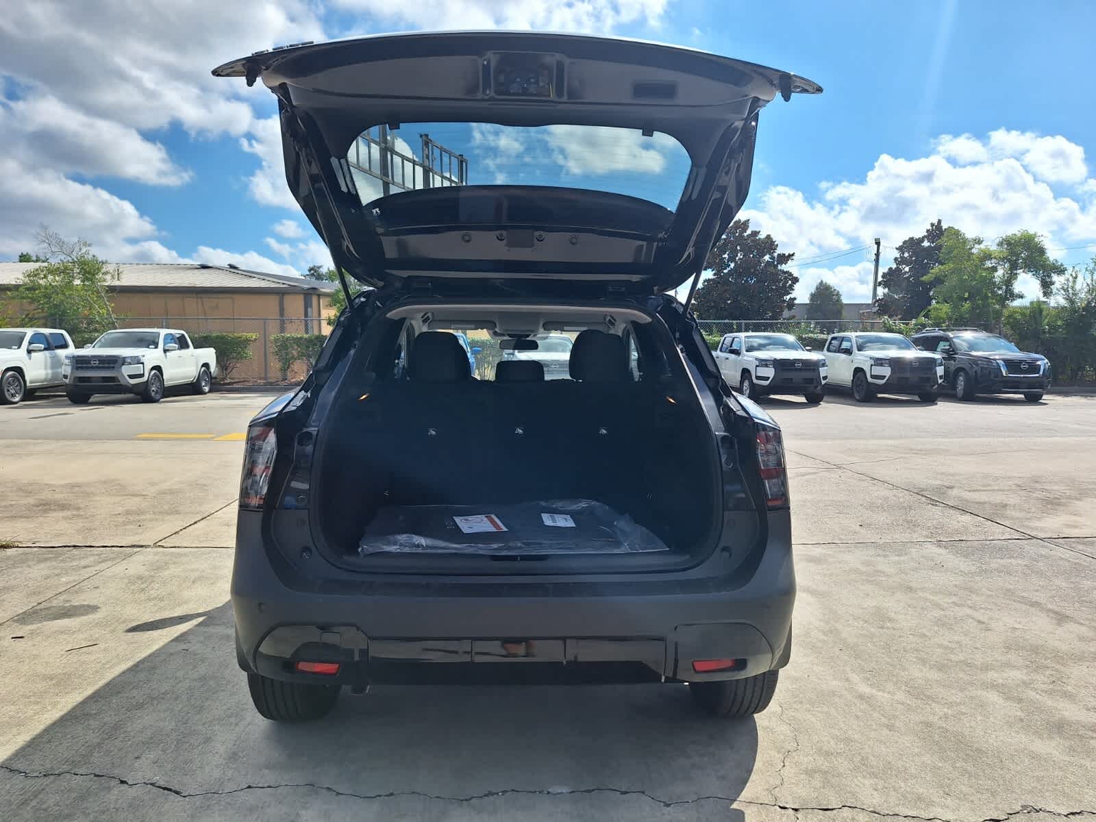 2026 Nissan Kicks SV photo 25