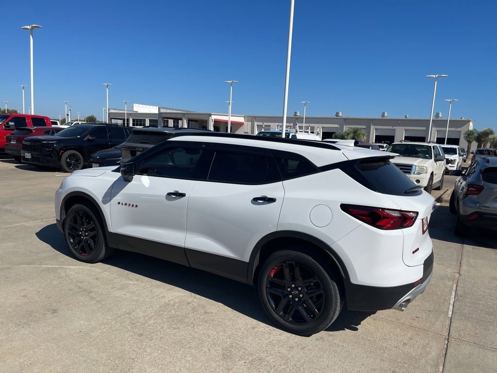 2022 Chevrolet Blazer 2LT photo 2