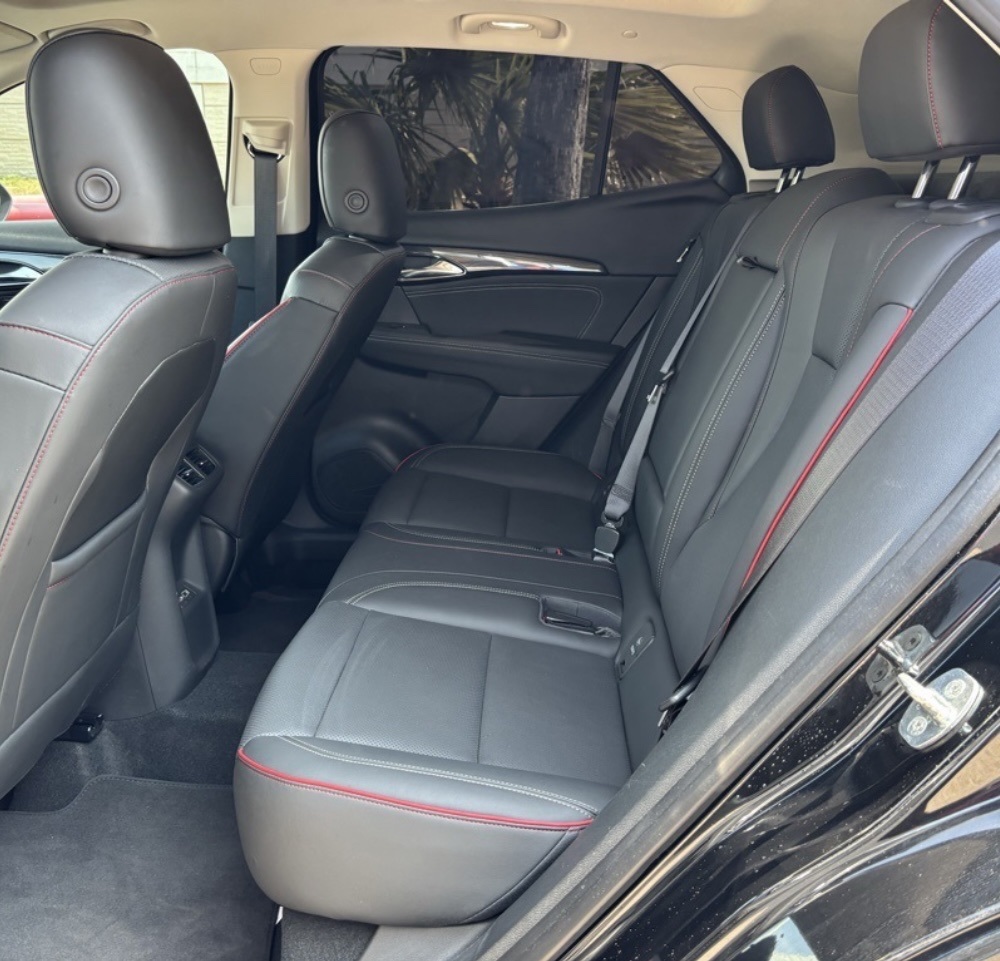 2022 Buick Envision Essence photo 14