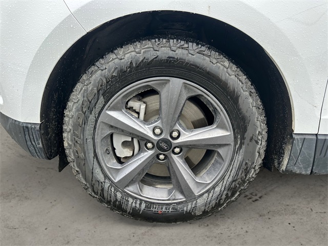 2024 Ford Edge SEL photo 14