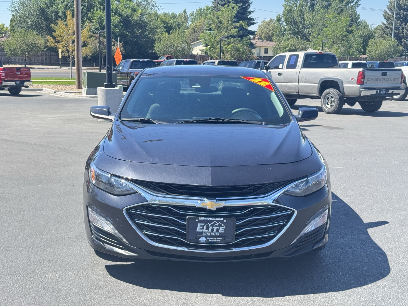 2023 Chevrolet Malibu 1LT photo 2