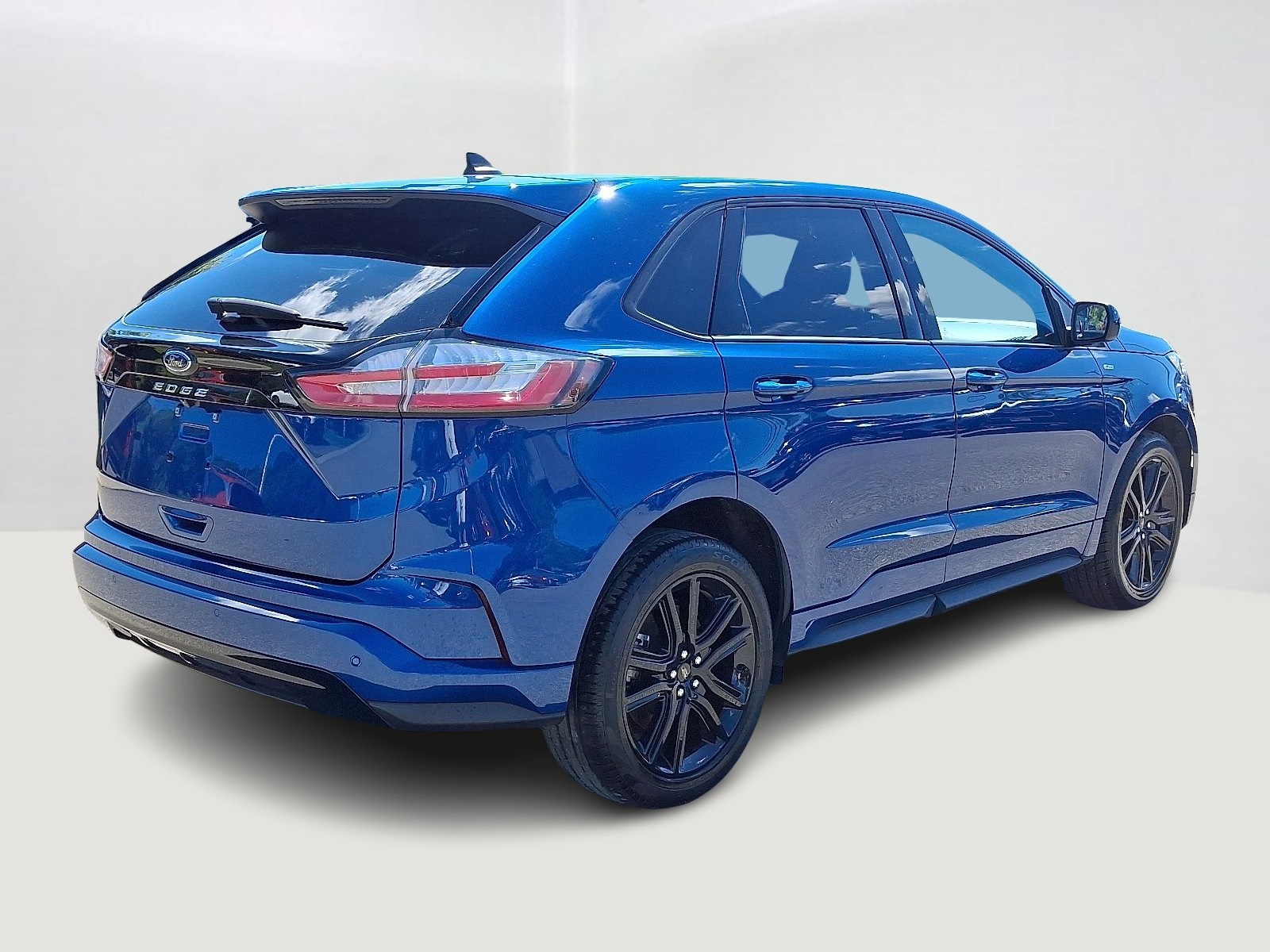 2022 Ford Edge ST-Line photo 2