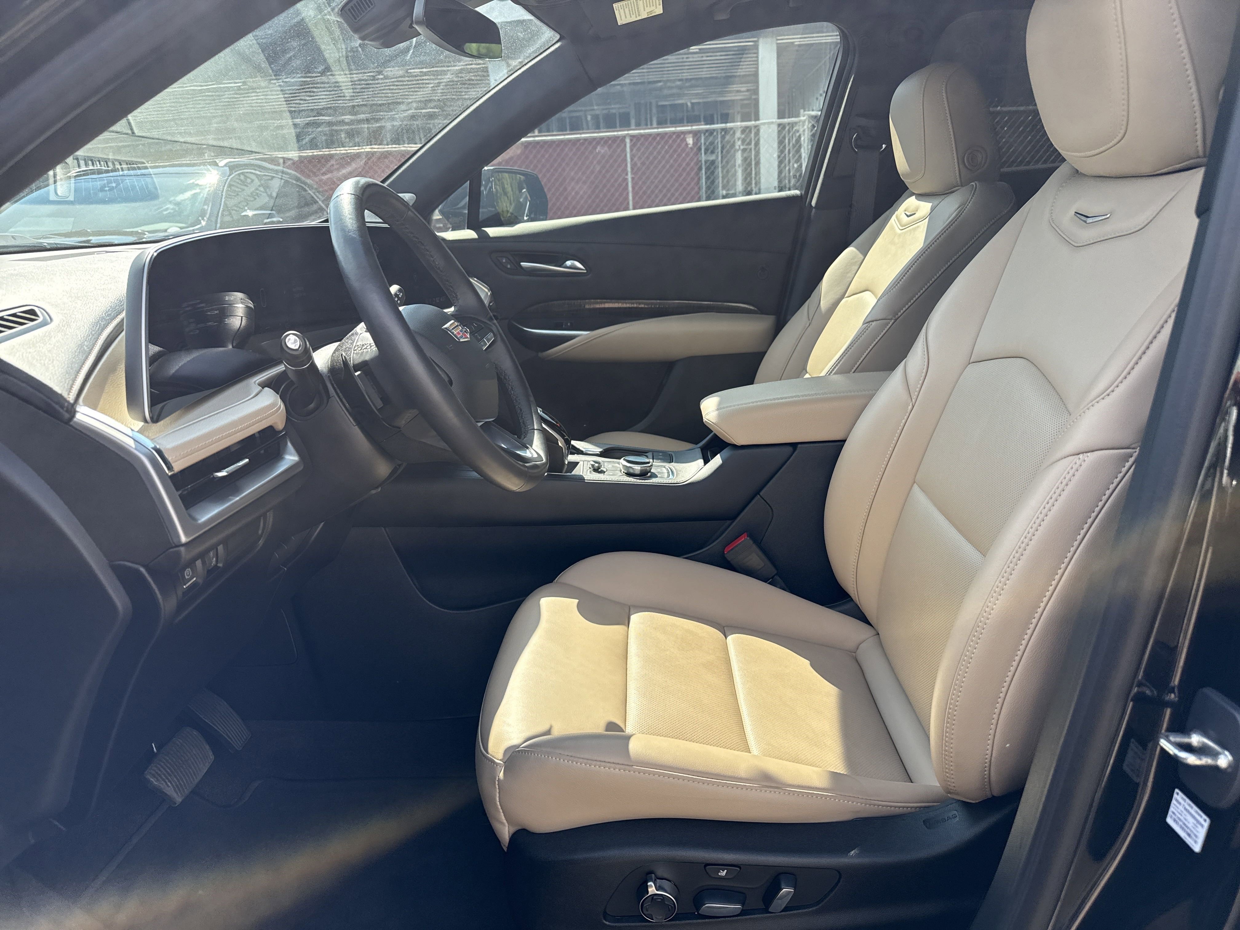 2024 Cadillac XT4 Premium Luxury photo 8