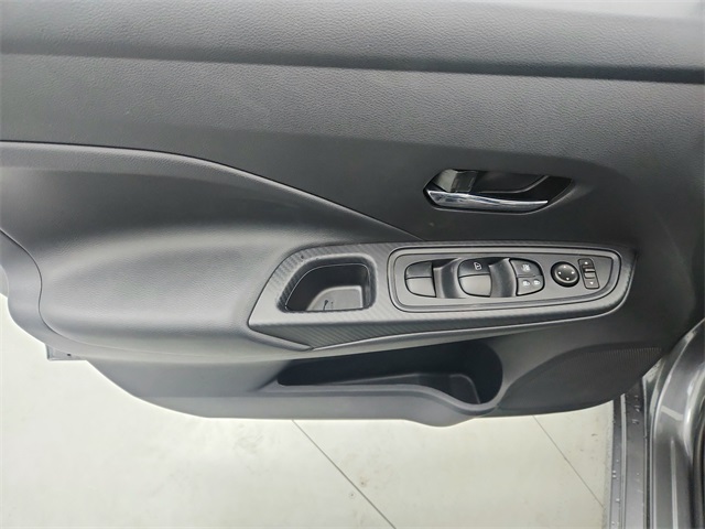 2025 Nissan Versa 1.6 SV photo 26