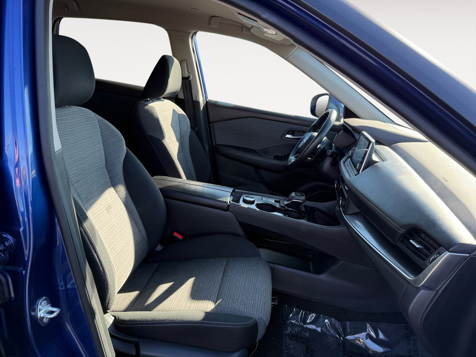 2023 Nissan Rogue SV photo 18
