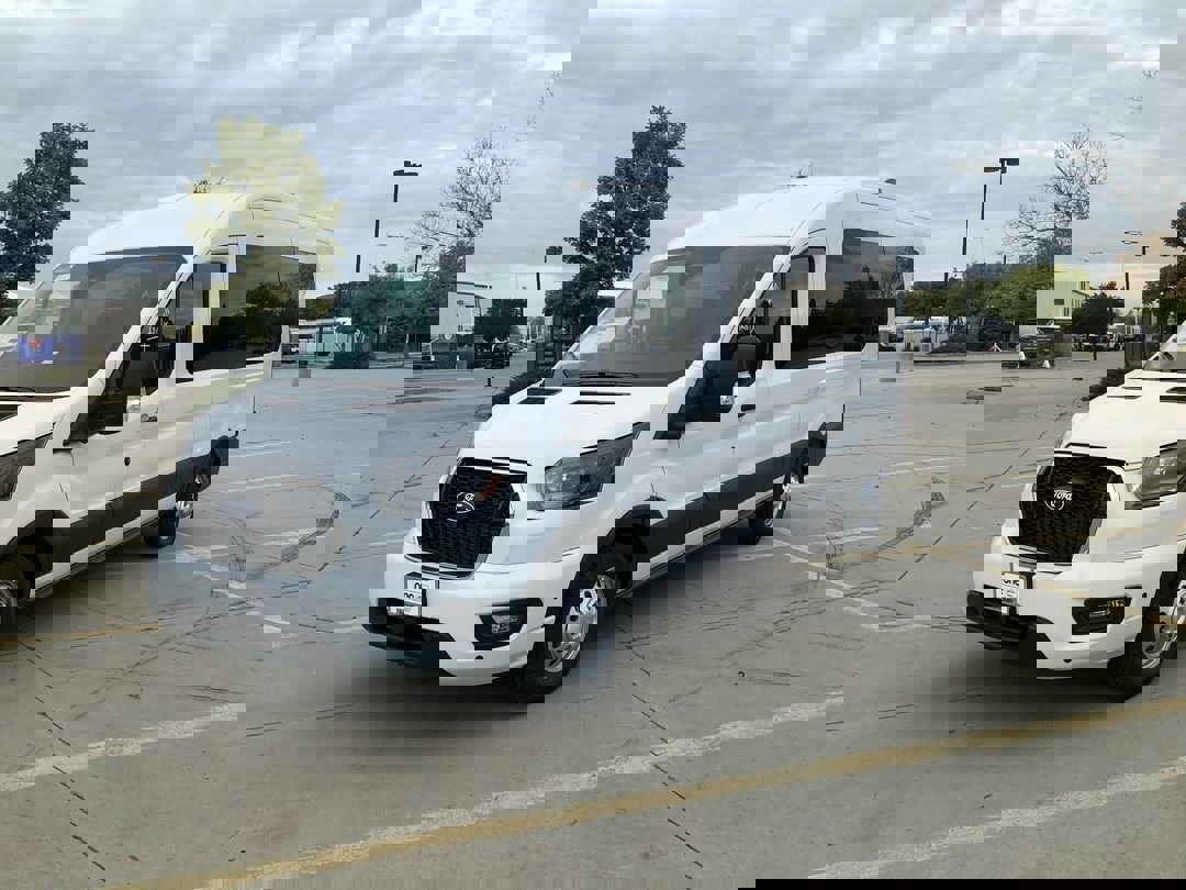 2026 Ford Transit Passenger XLT photo 4