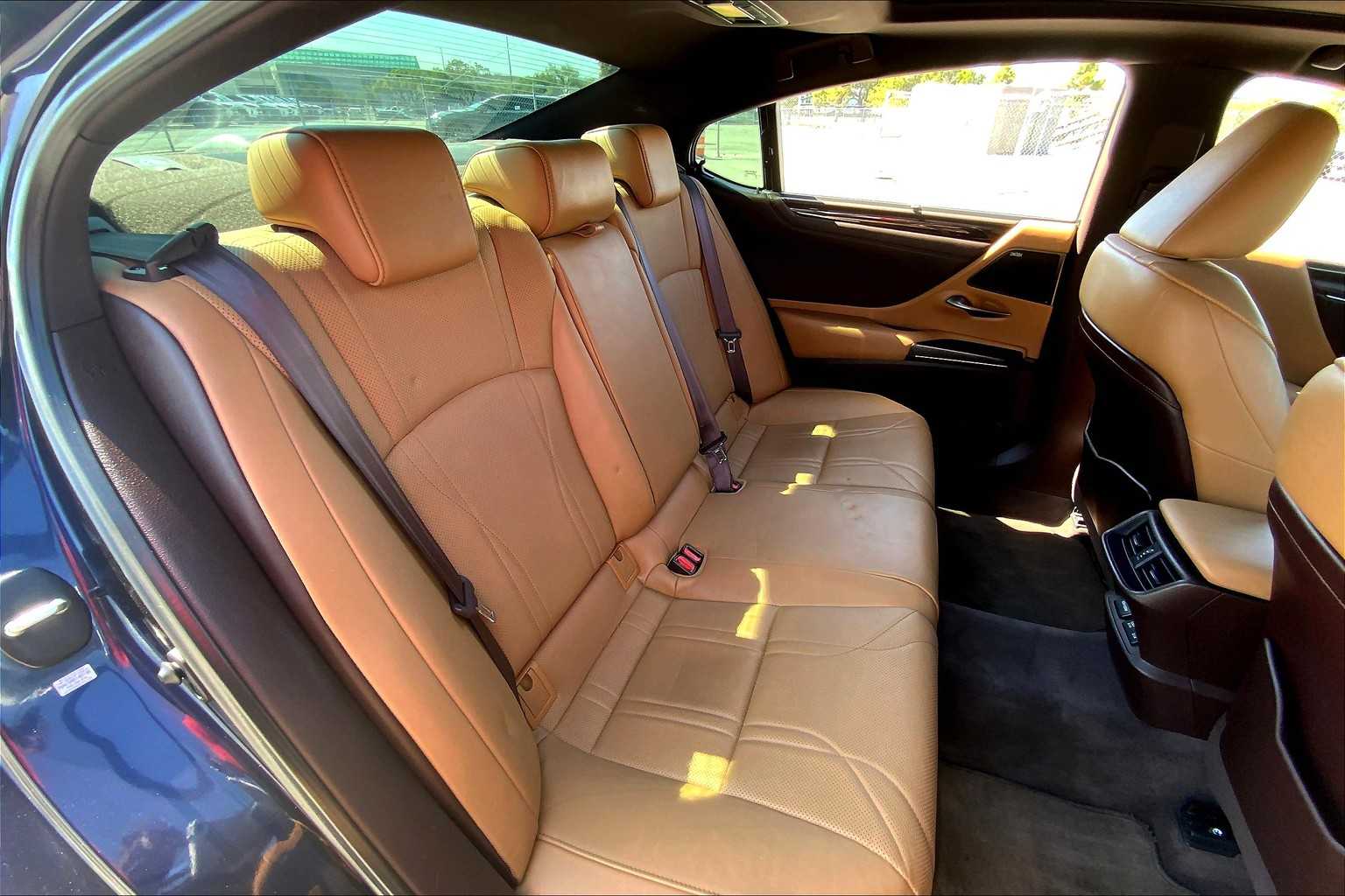2020 Lexus ES 350 Ultra Luxury photo 18