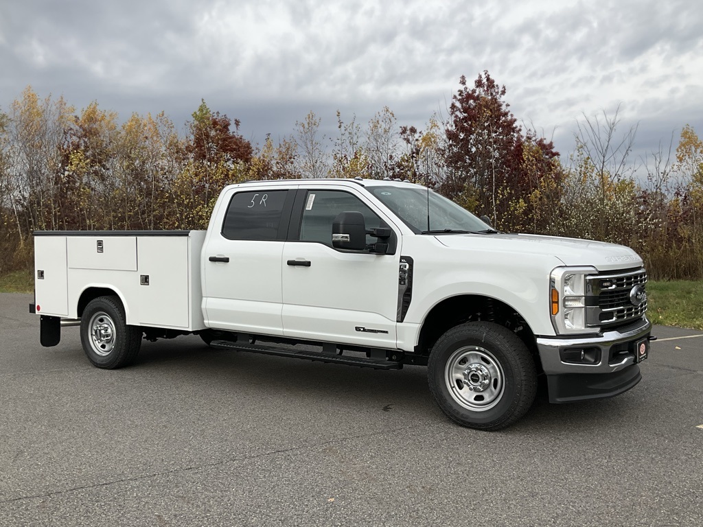 2026 Ford F-350 Super Duty Chassis Cab XL's photo