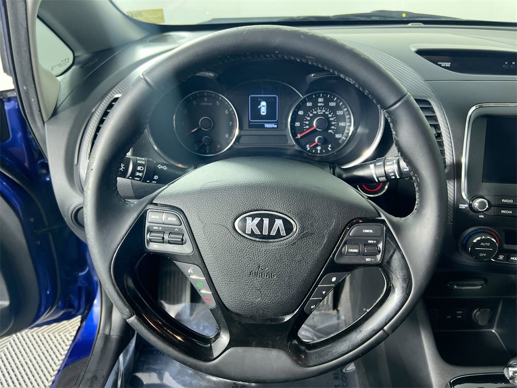 2017 Kia Forte EX photo 17