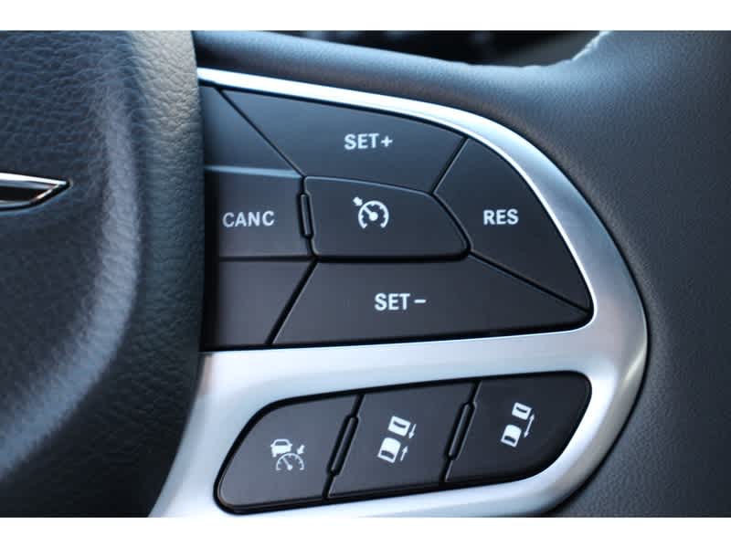 2025 Chrysler Pacifica photo 28