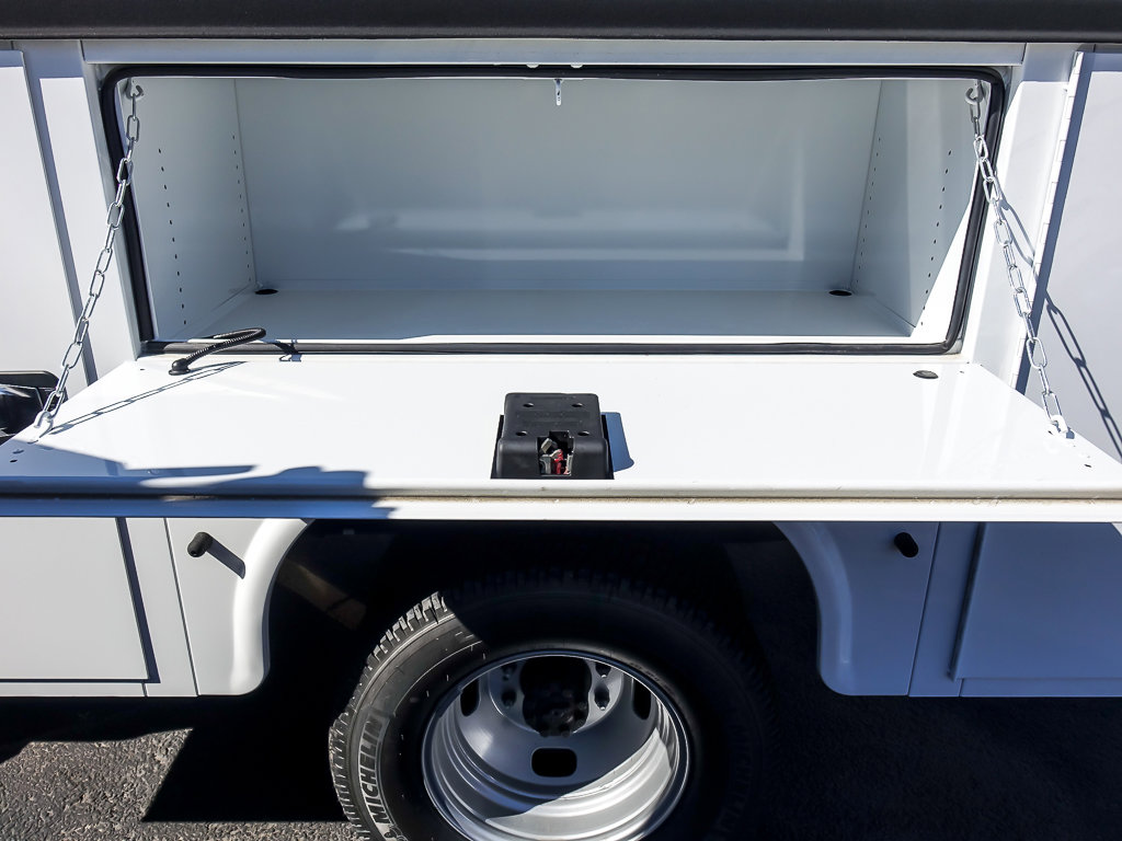 2025 FORD F-350 - Image 31