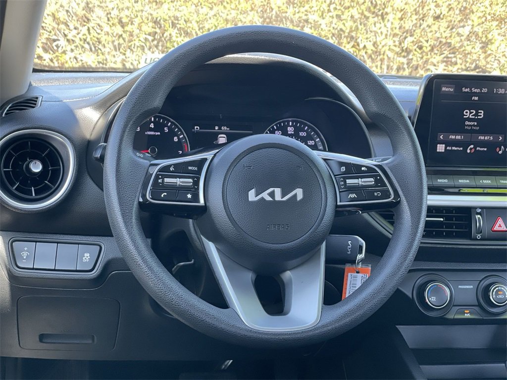 2023 Kia Forte LXS photo 3