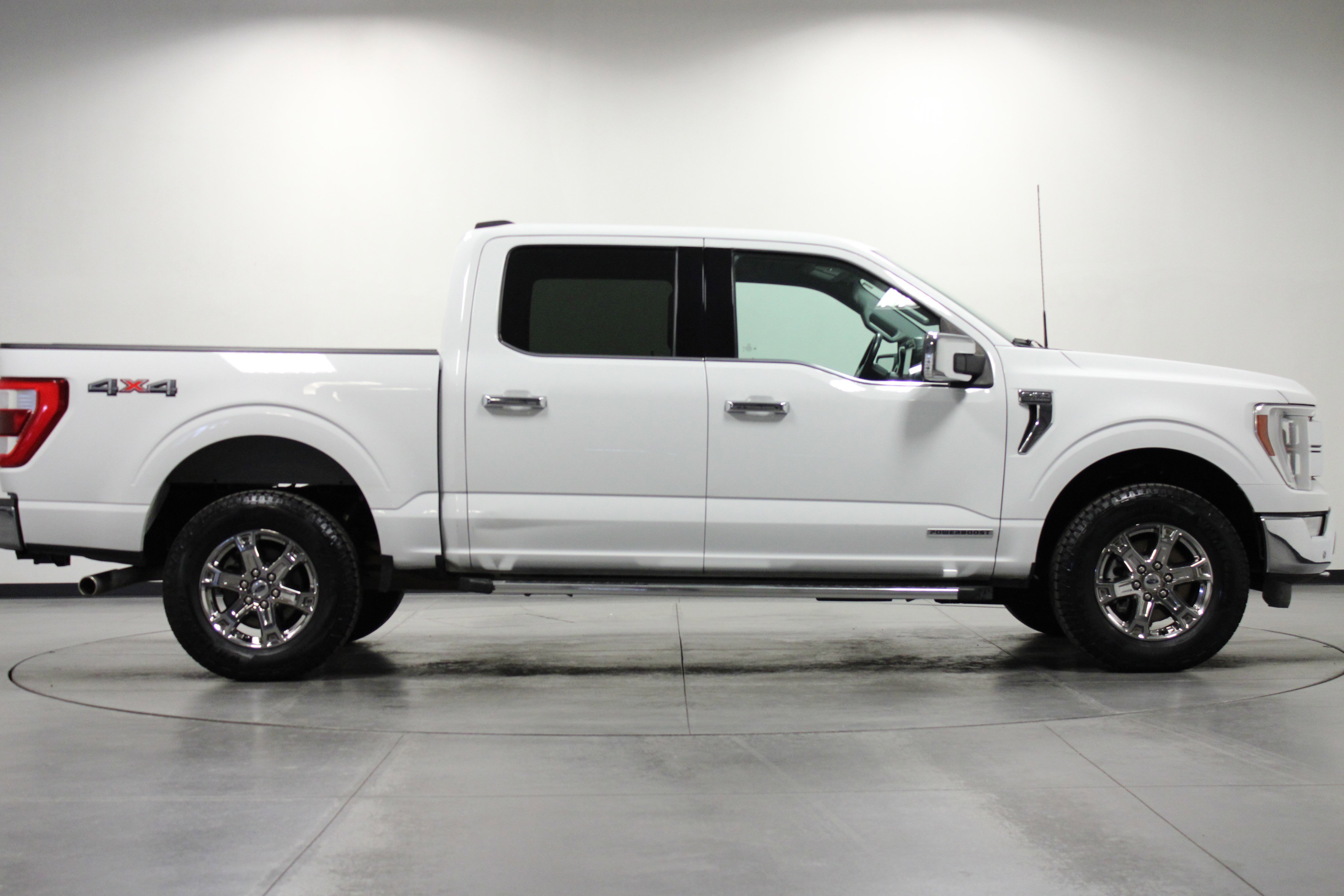 2022 Ford F-150 Lariat photo 2