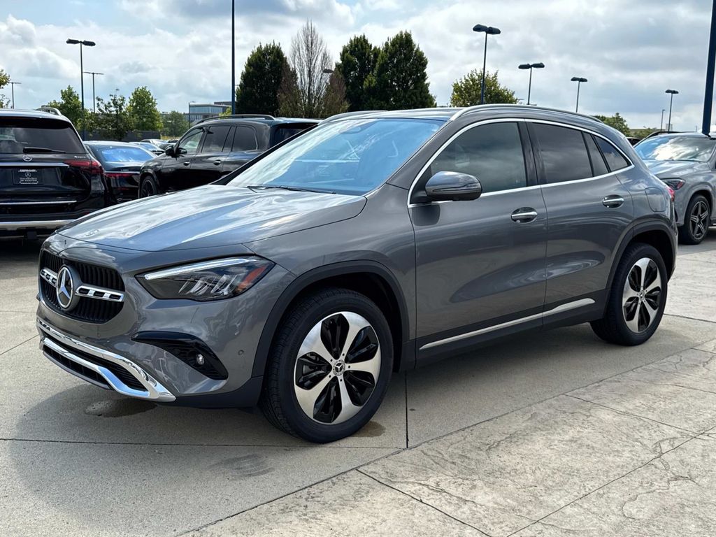 2026 Mercedes Benz GLA 250 4MATIC photo 3