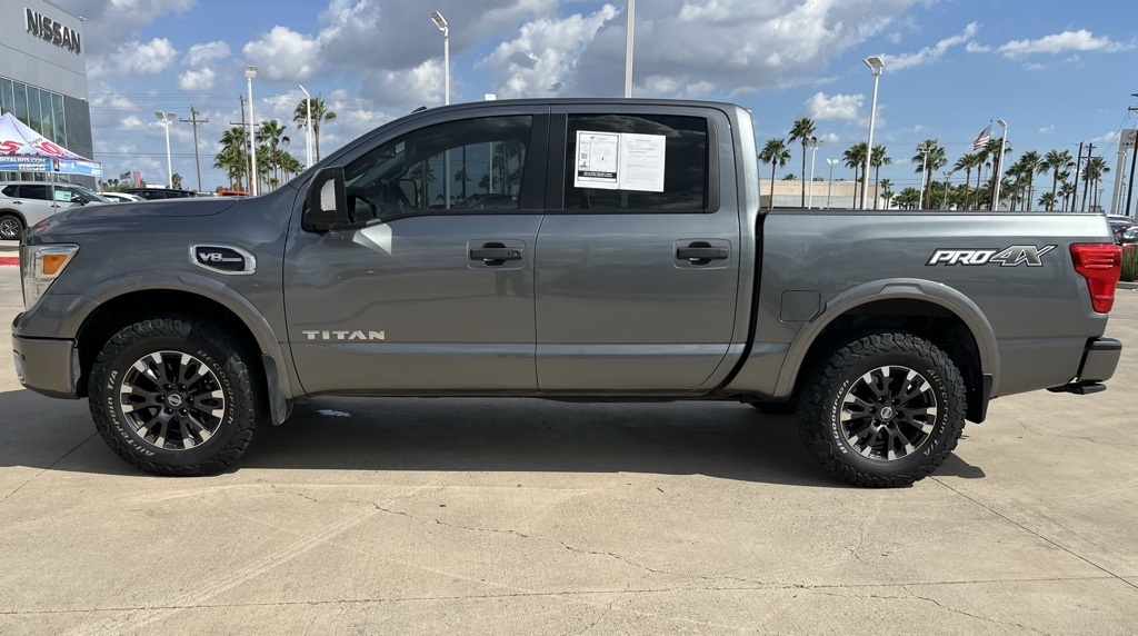 2017 Nissan Titan PRO-4X photo 4