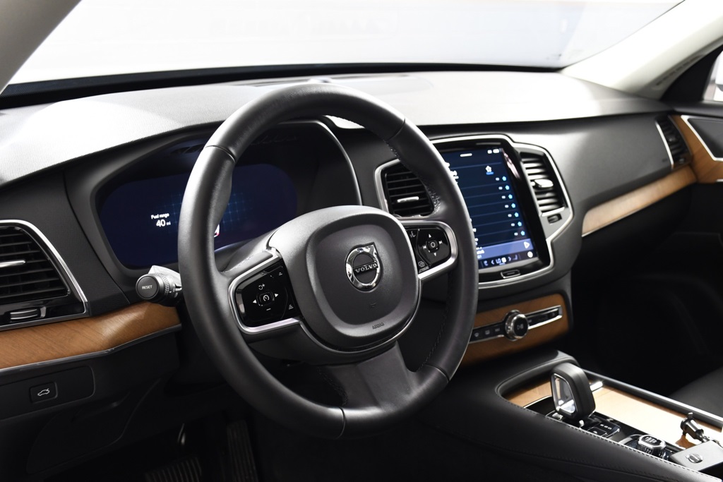 2024 Volvo XC90 B5 Plus photo 13