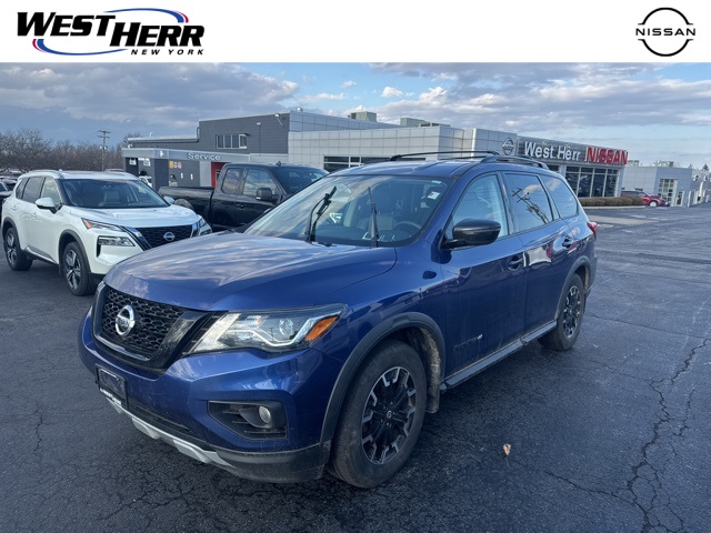 2020 Nissan Pathfinder SV's photo