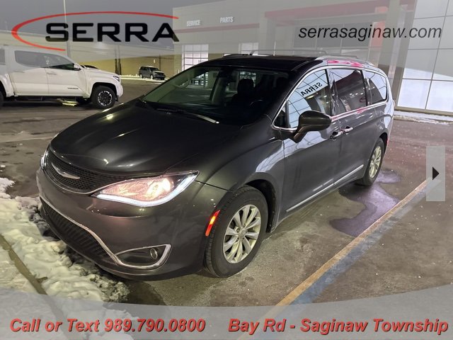 2018 Chrysler Pacifica Touring L's photo