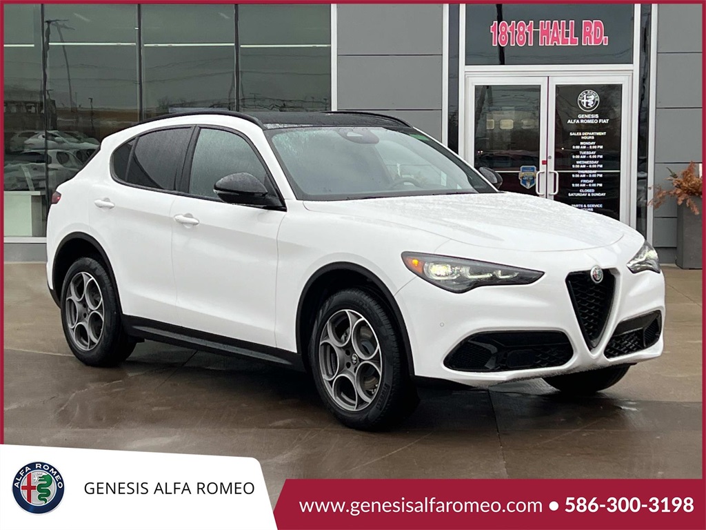 2025 Alfa Romeo Stelvio Sprint photo 2