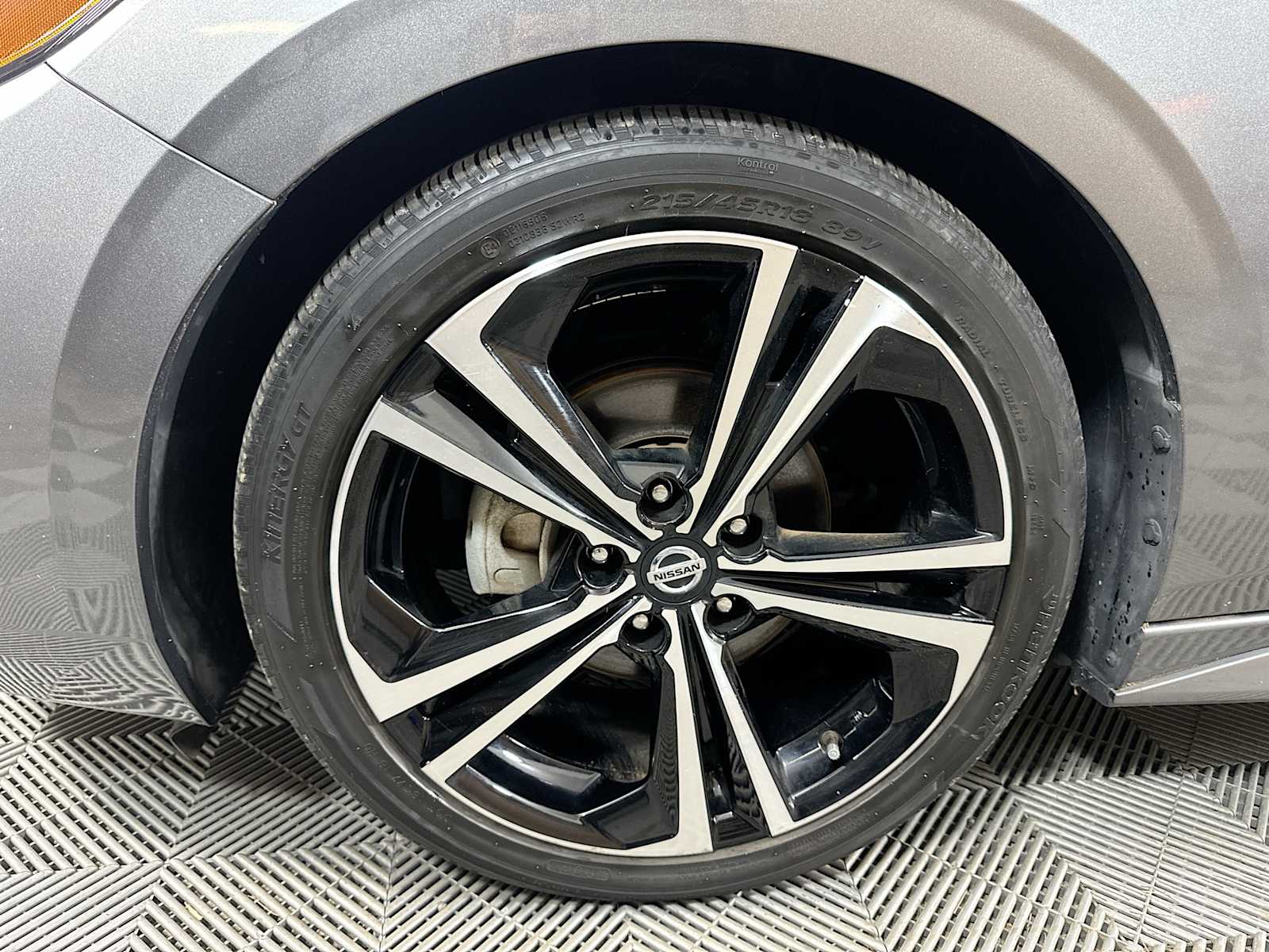 2021 Nissan Sentra SR photo 28