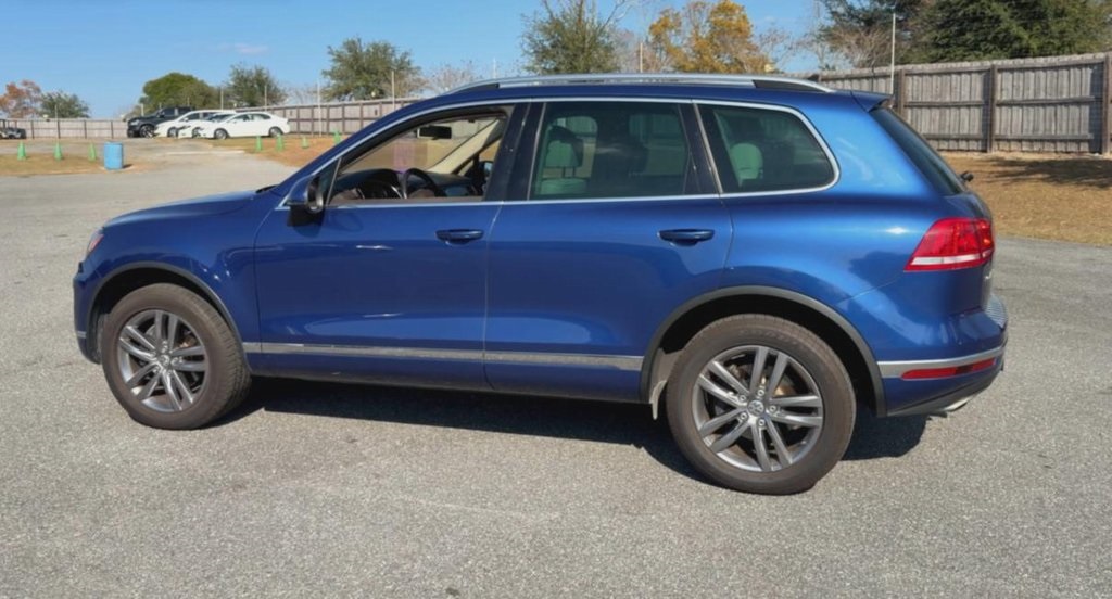 2016 Volkswagen Touareg VR6 FSI photo 3