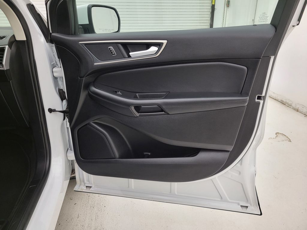2024 Ford Edge SEL photo 32
