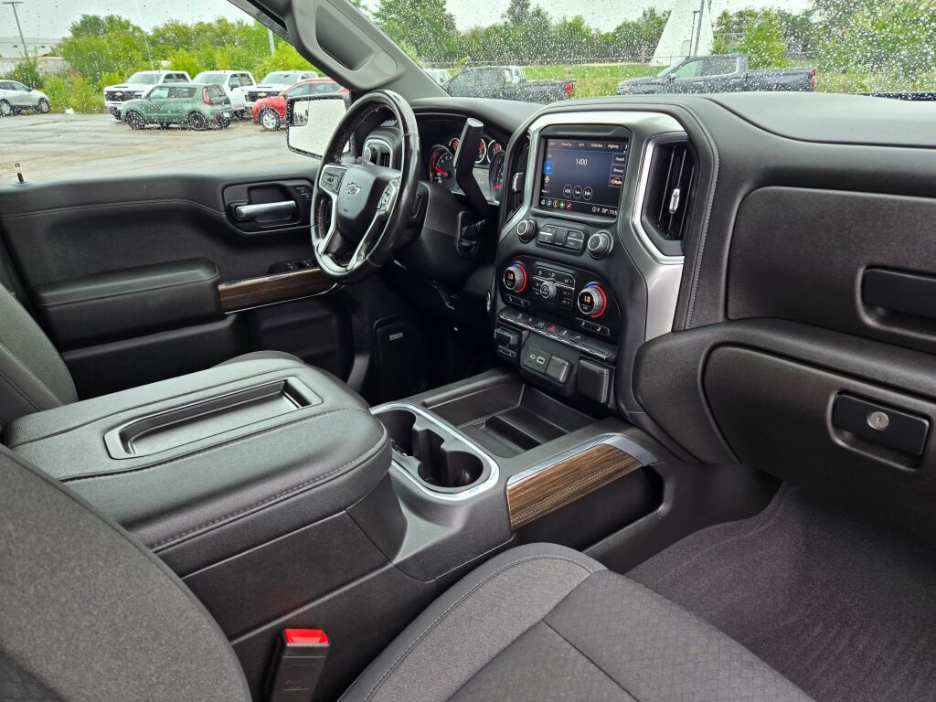 2021 Chevrolet Silverado 1500 RST photo 3