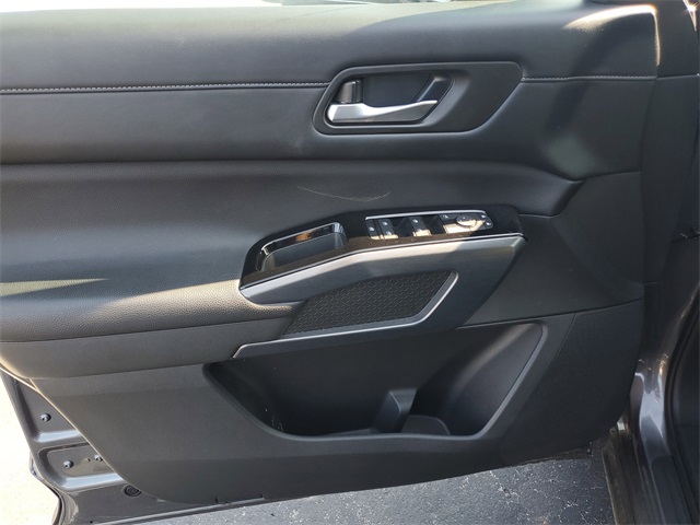 2024 Nissan Pathfinder SL photo 19
