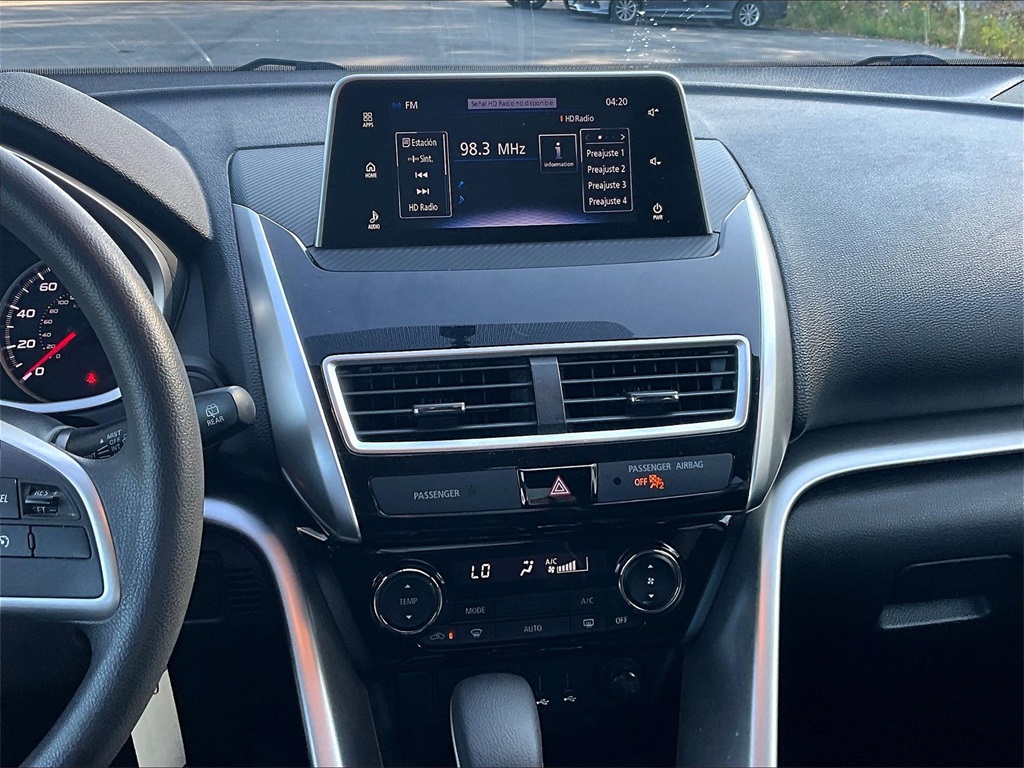 2019 Mitsubishi Eclipse Cross LE photo 16