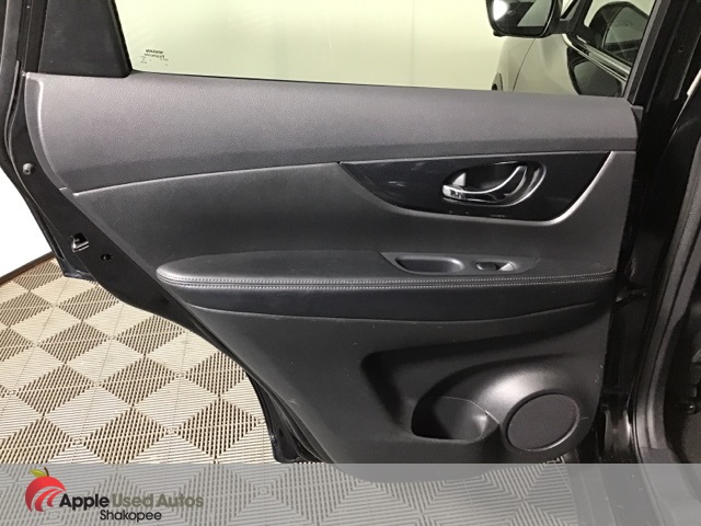 2015 Nissan Rogue SL photo 16