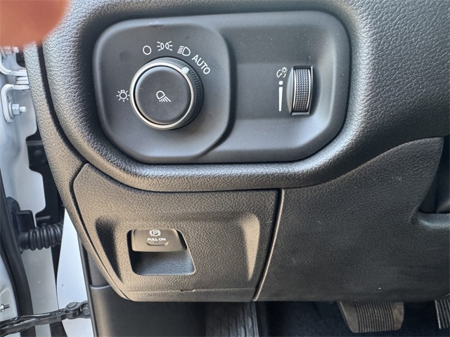 2025 Ram 1500 Tradesman photo 16