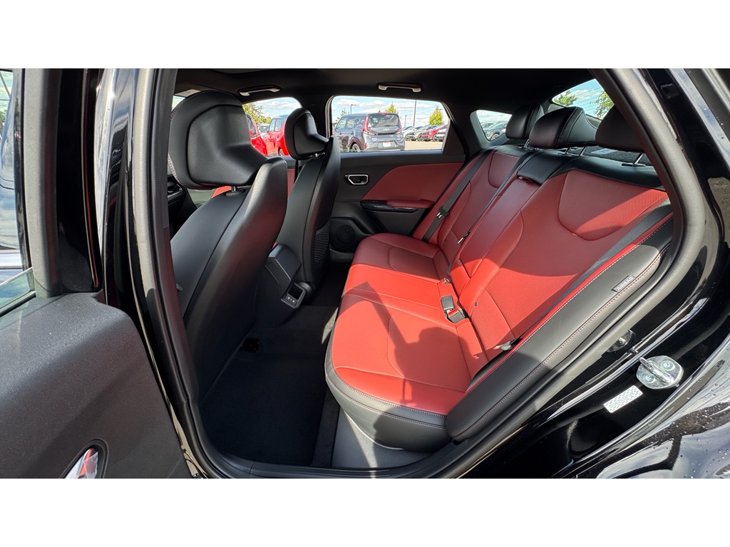 2025 Kia K4 GT-Line photo 25